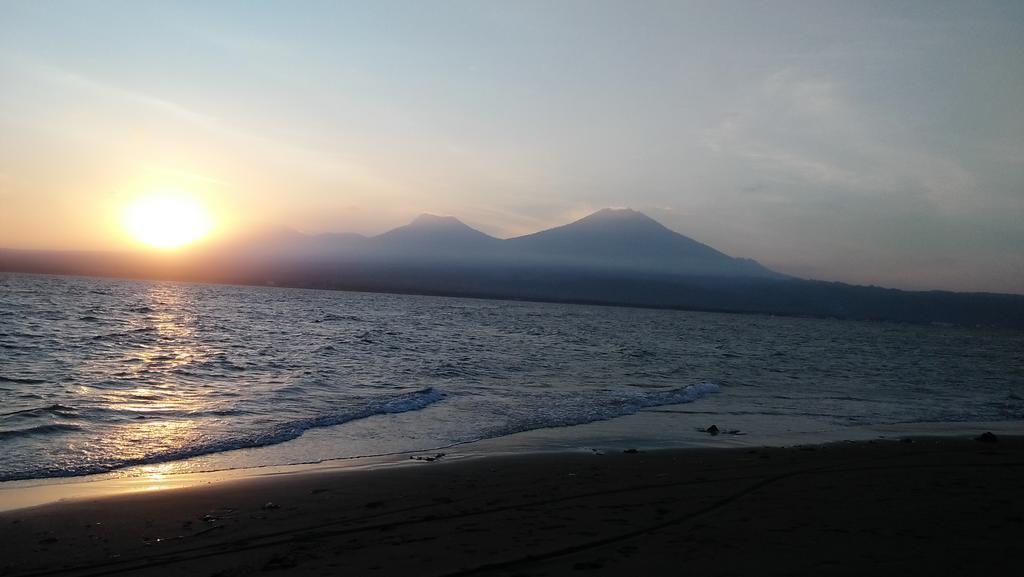 The Arya Guest House Gilimanuk Buitenkant foto